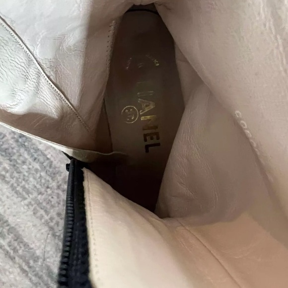 Vintage Chanel Bootie Boot Heels Black Patent Logo CC Womens Size 36 - Picture 4 of 8